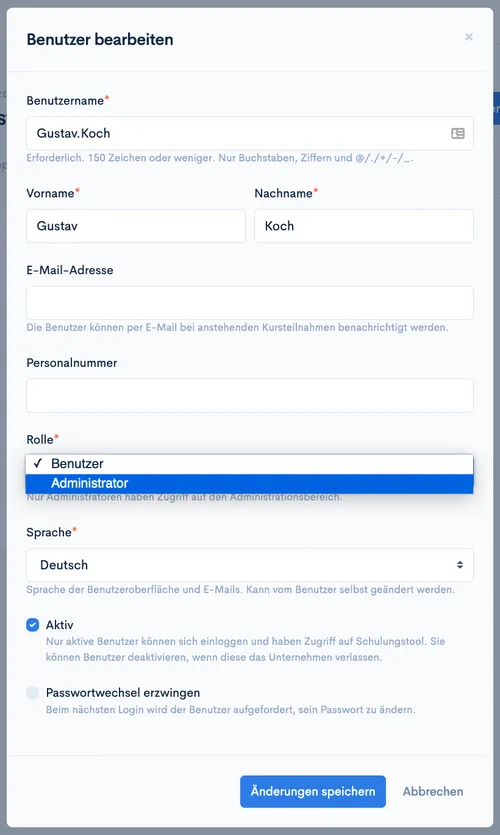 Dialog „Benutzer bearbeiten“ mit geöffneter Rollen-Auswahl, Option „Administrator“ hervorgehoben