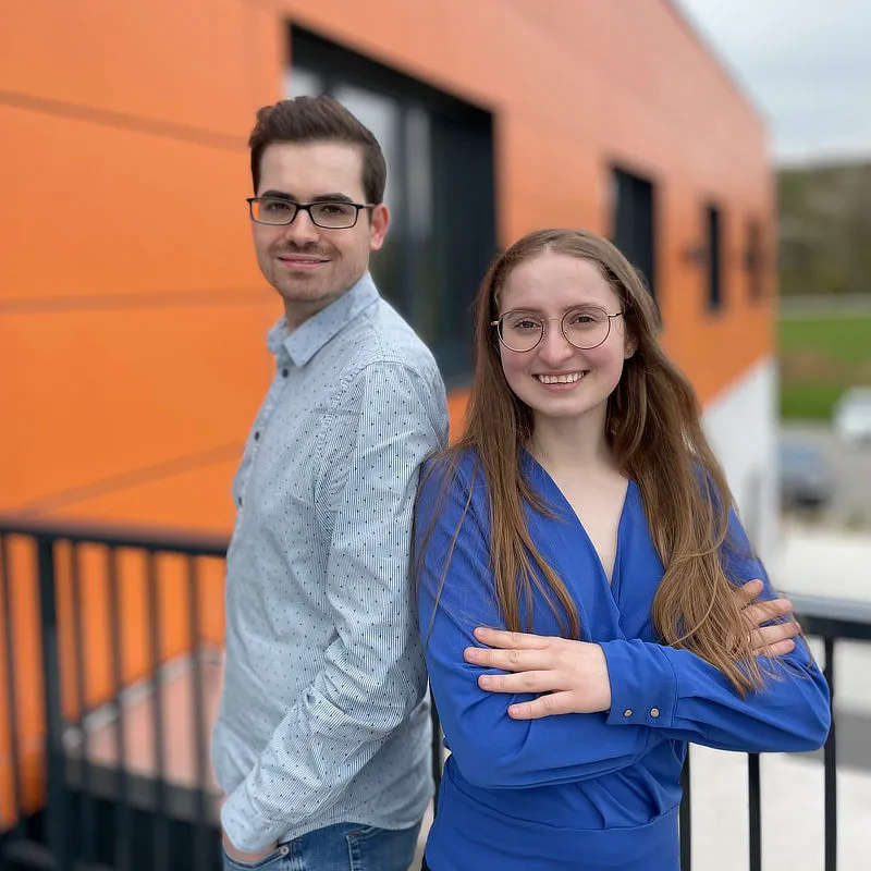 Portrait von Julian und Tina Tenschert, den Geschäftsführen der Tenschert Software GmbH